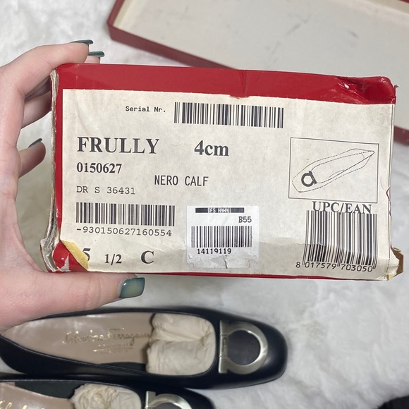 Salvatore Ferragamo Black Leather Block Heel Pumps with Silver Accent NIB - Picture 7 of 7